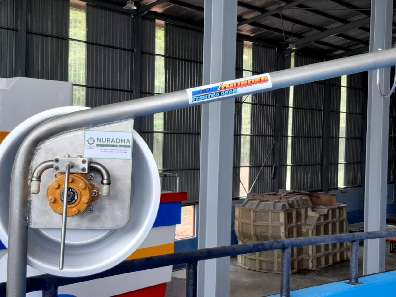 Blue Thunder Manual and Hydraulic Line Hauler view 3