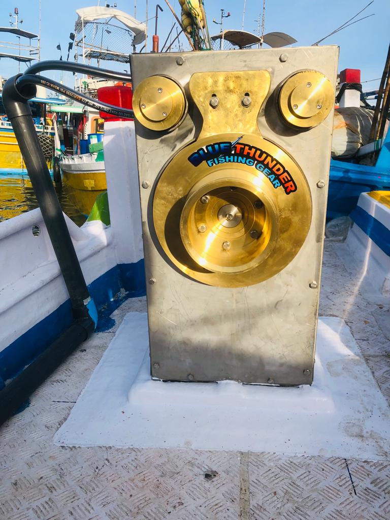 Blue Thunder Purse Seine Winch view 4